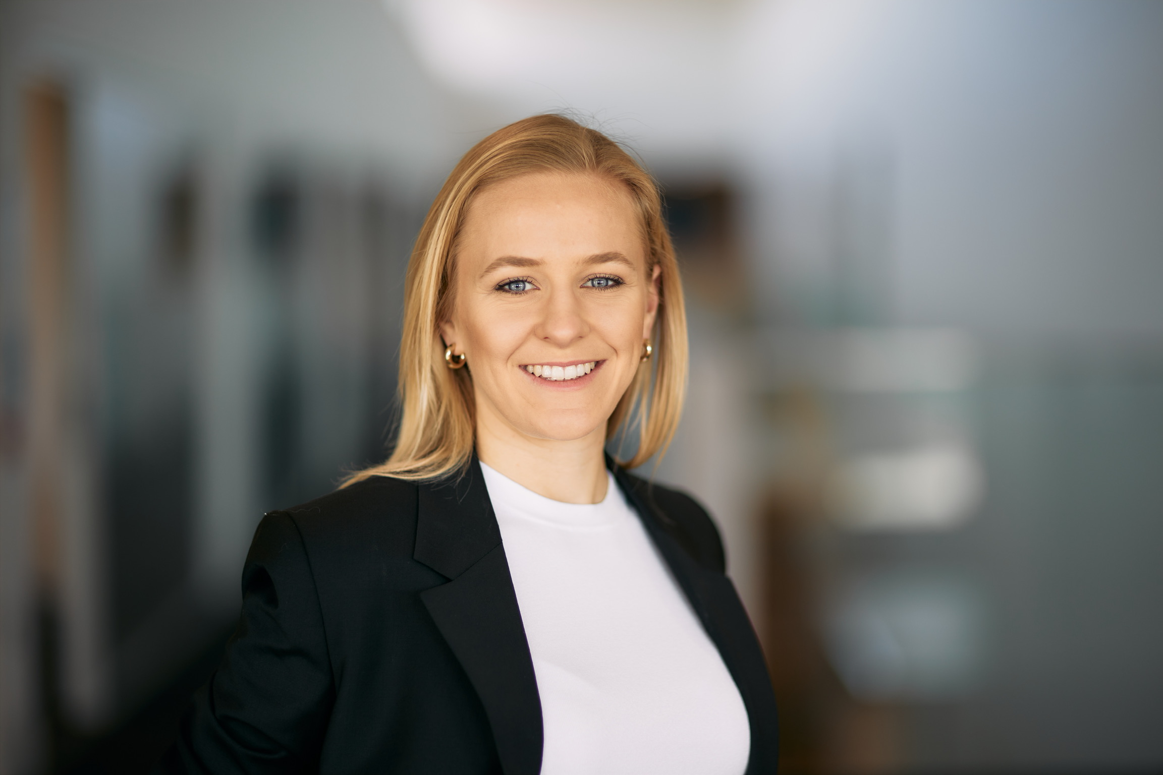 Dr. Riccarda Joas professional portrait